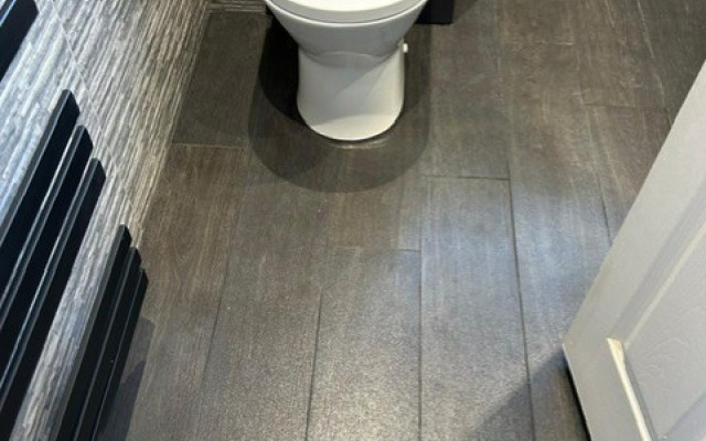 Bathroom fitter Ricky Griffiths - Royal Berkshrie Bathrooms 07815 857979