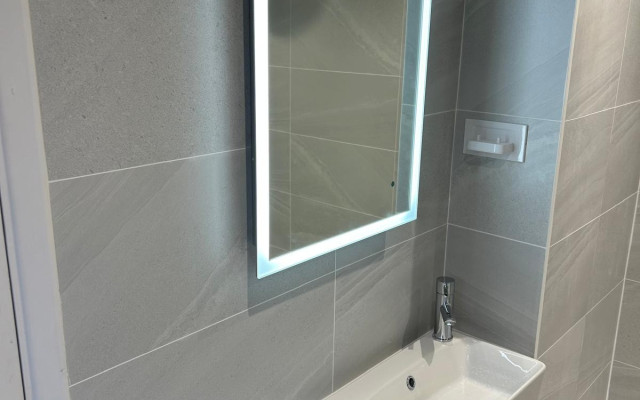 Bathroom fitter Ricky Griffiths - Royal Berkshrie Bathrooms 07815 857979