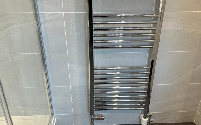Bathroom fitter Ricky Griffiths - Royal Berkshrie Bathrooms 07815 857979