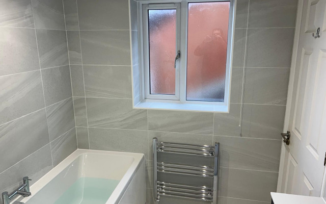 Bathroom fitter Ricky Griffiths - Royal Berkshrie Bathrooms 07815 857979
